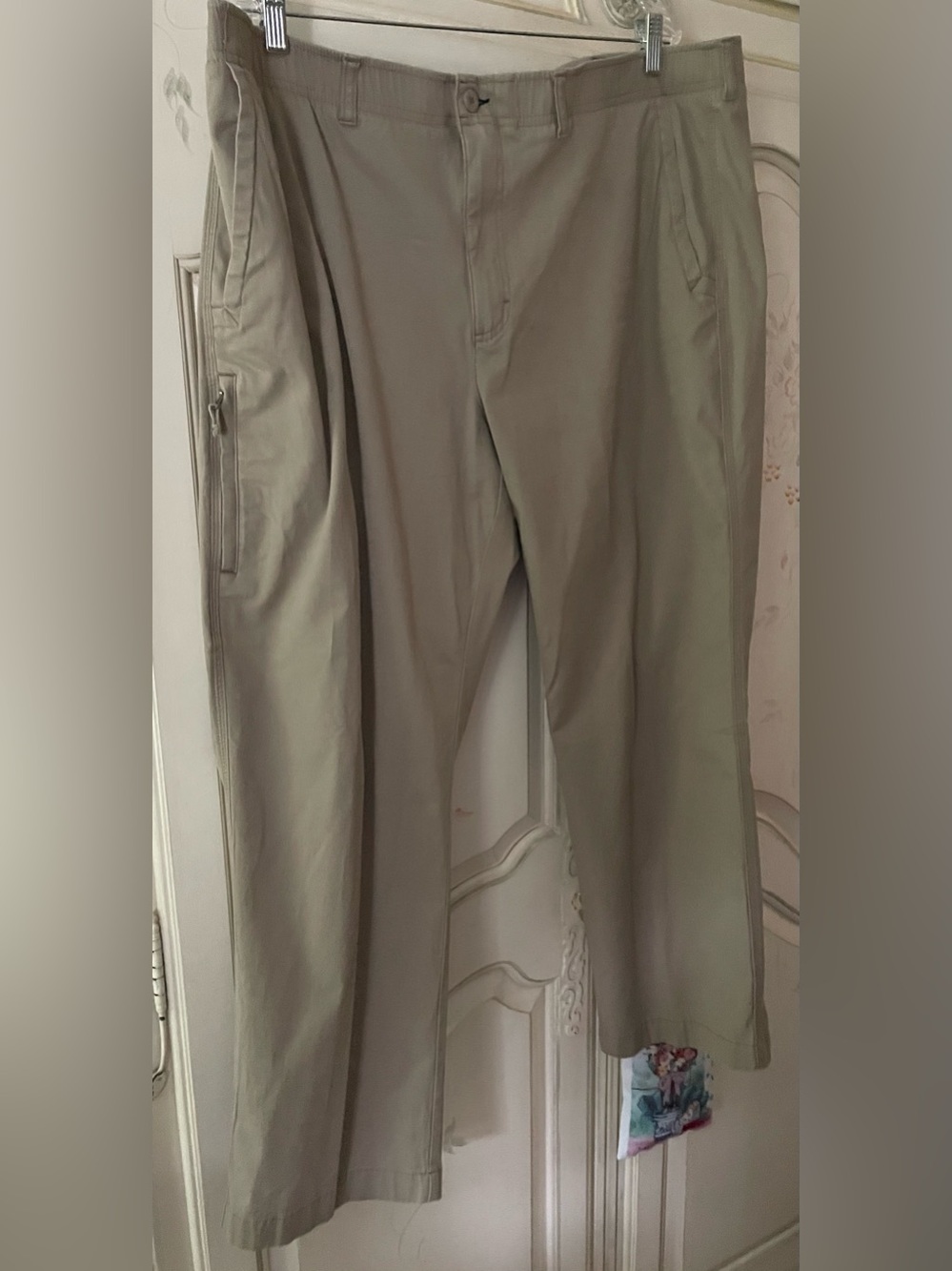 L.L. Bean Men's Cargo Pants in Khaki